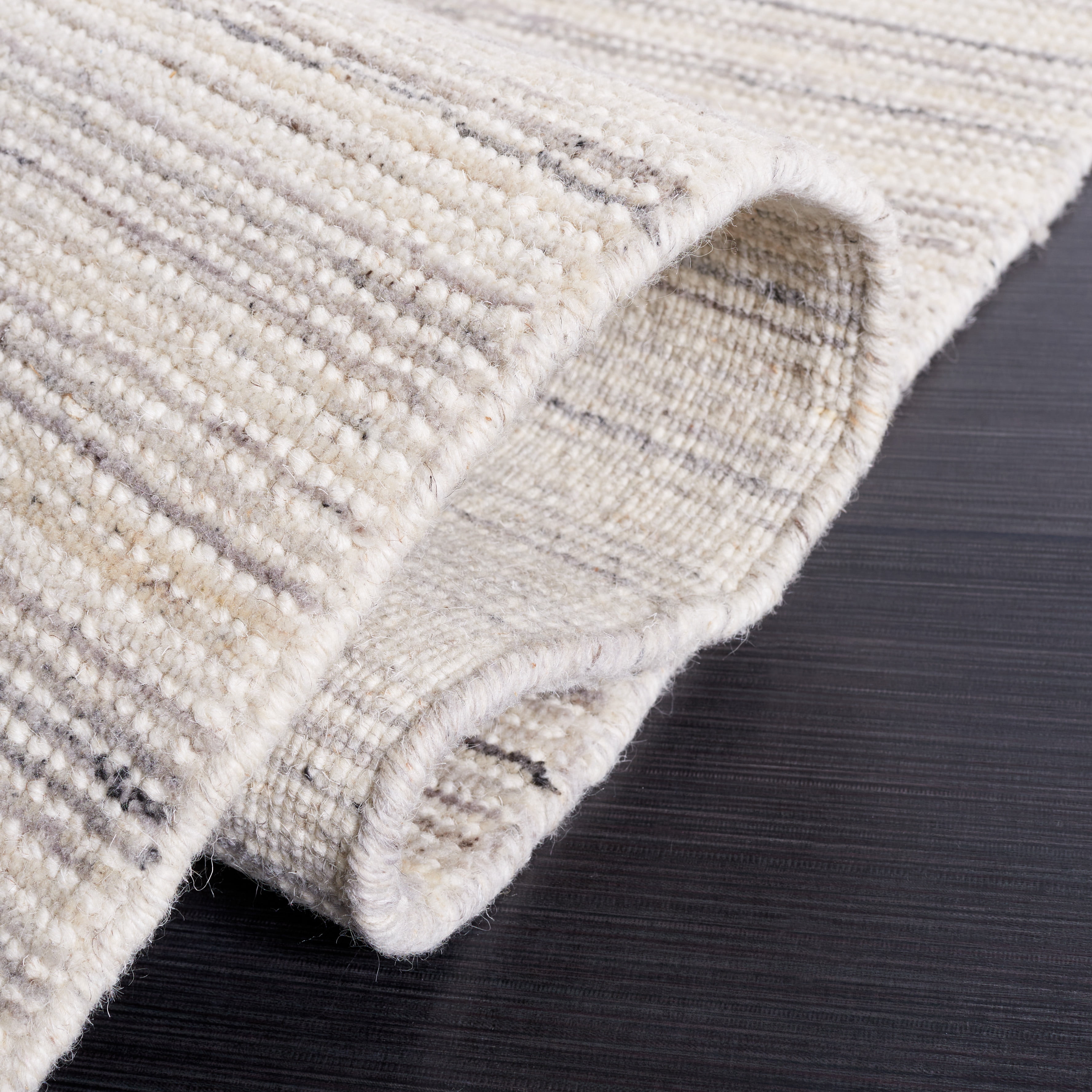 SAFAVIEH Mirage Toby Solid Area Rug, Ivory/Gray, 5' x 8'