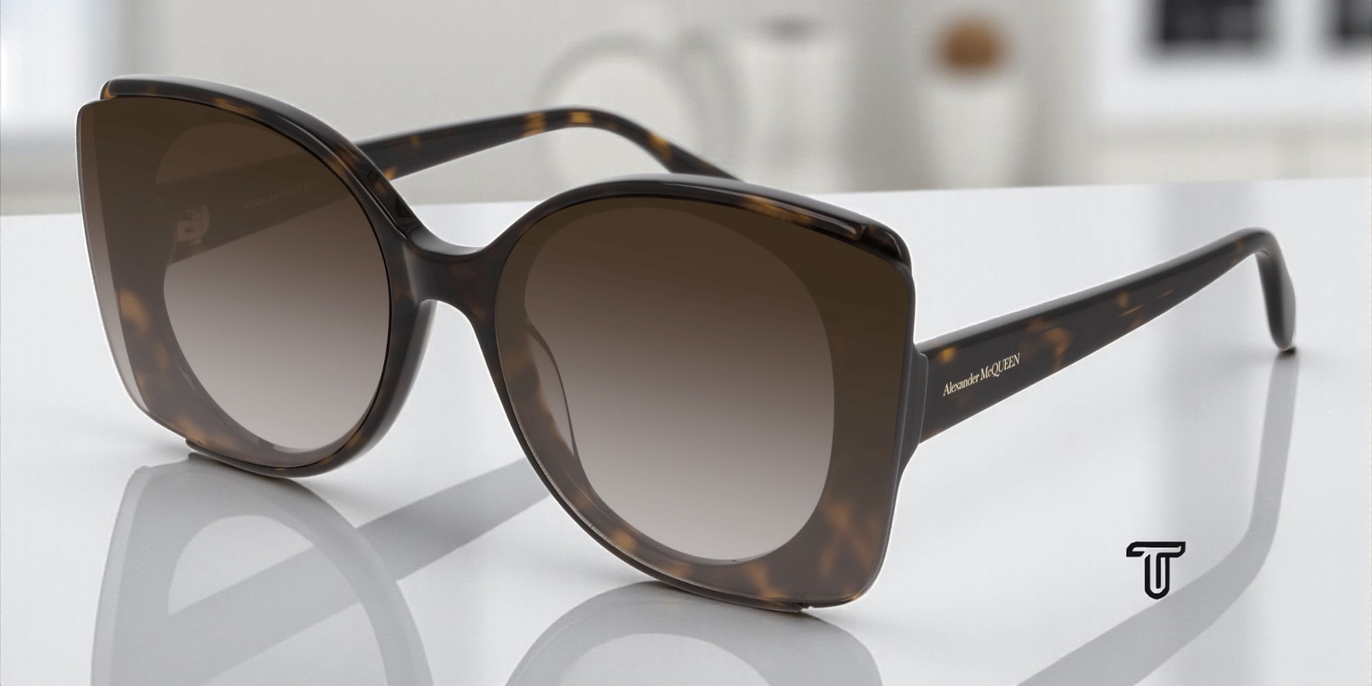 ALEXANDER MCQUEEN AM0295SK 55mm Sunglasses Black White Final Price! Alexander McQueen AM0295SK 002 Black/White/Grey  main image 4