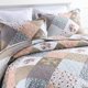 thumbnail image 2 of HoneiLife Juego de edredón tamaño king – Edredones de microfibra de 3 piezas, colchas reversibles, colchas de retazos, juego de cama floral, edredones para todas las estaciones, color rosa moca, tamañ, 2 of 6