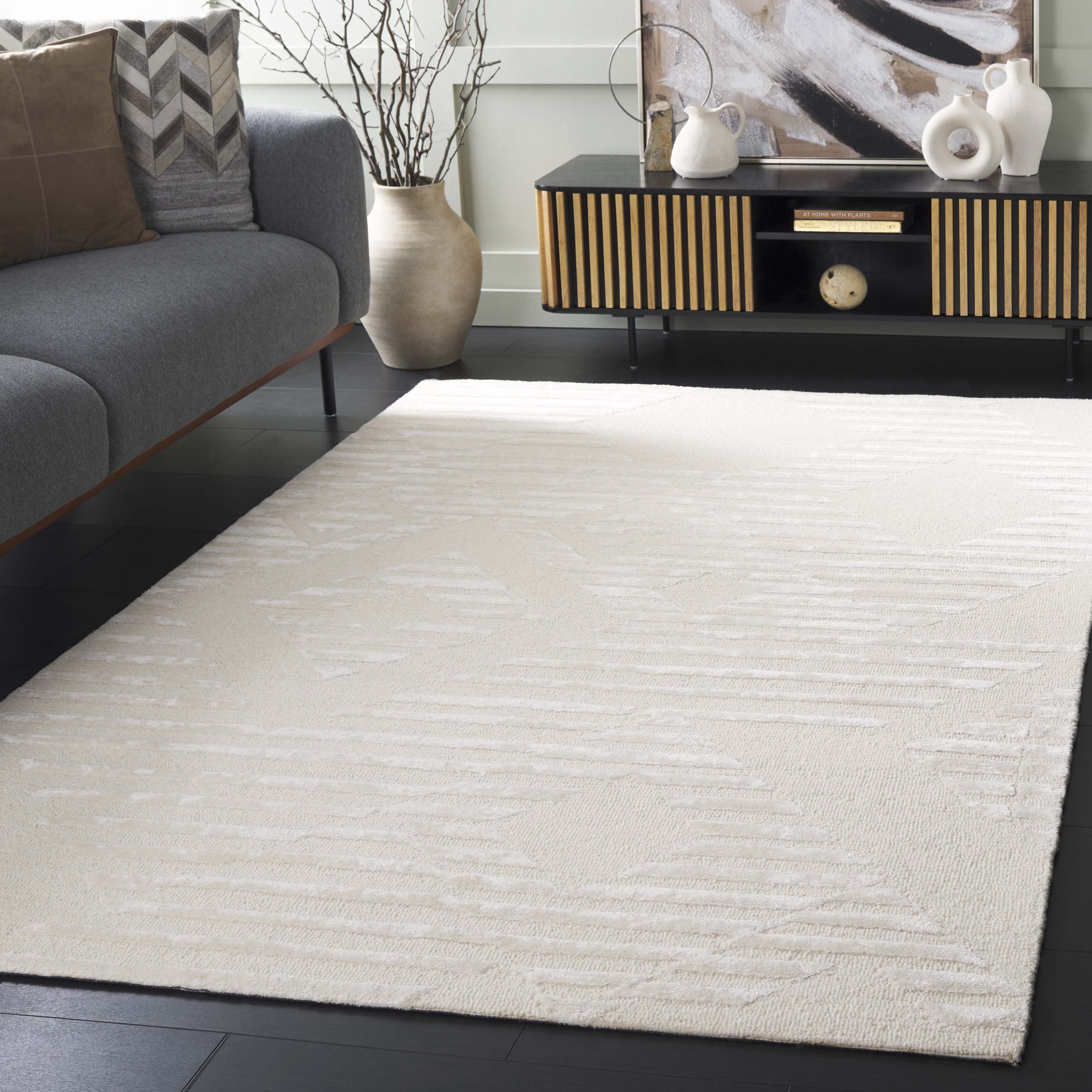 SAFAVIEH Soho Stewart Geometric Area Rug, Ivory, 5' x 8'