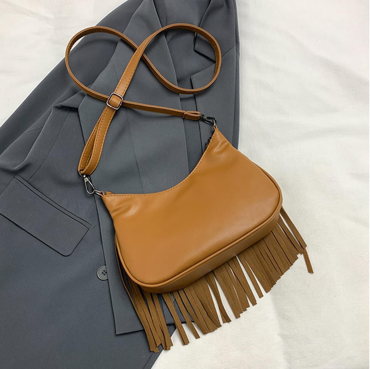 Women Fringe Hobo Bag Faux Suede Shoulder Bag Retro Crossbody Bag Boho Purse with Adjustable Strap