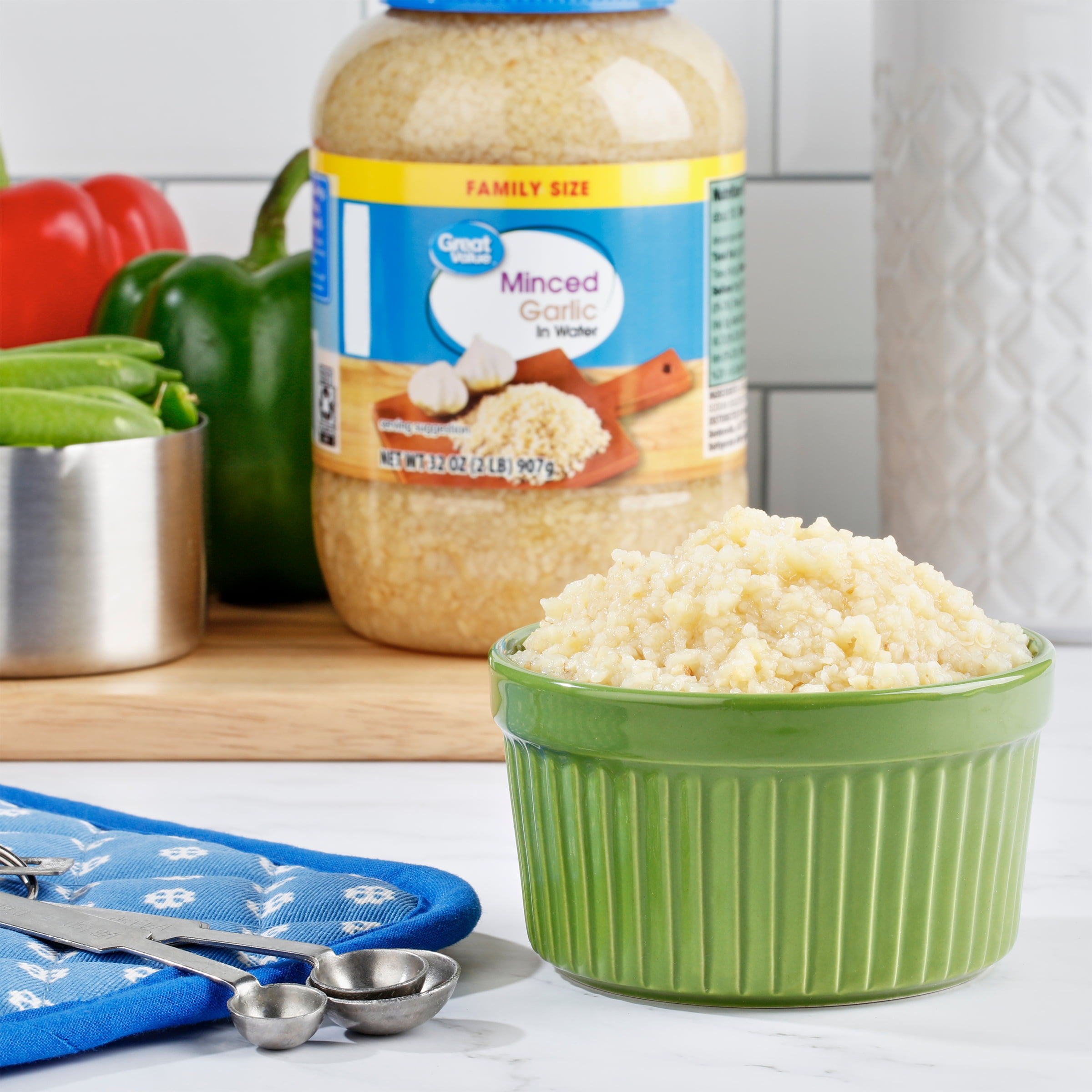 (6 pack) Great Value Family Size Minced Garlic in Water, 32 oz Jar