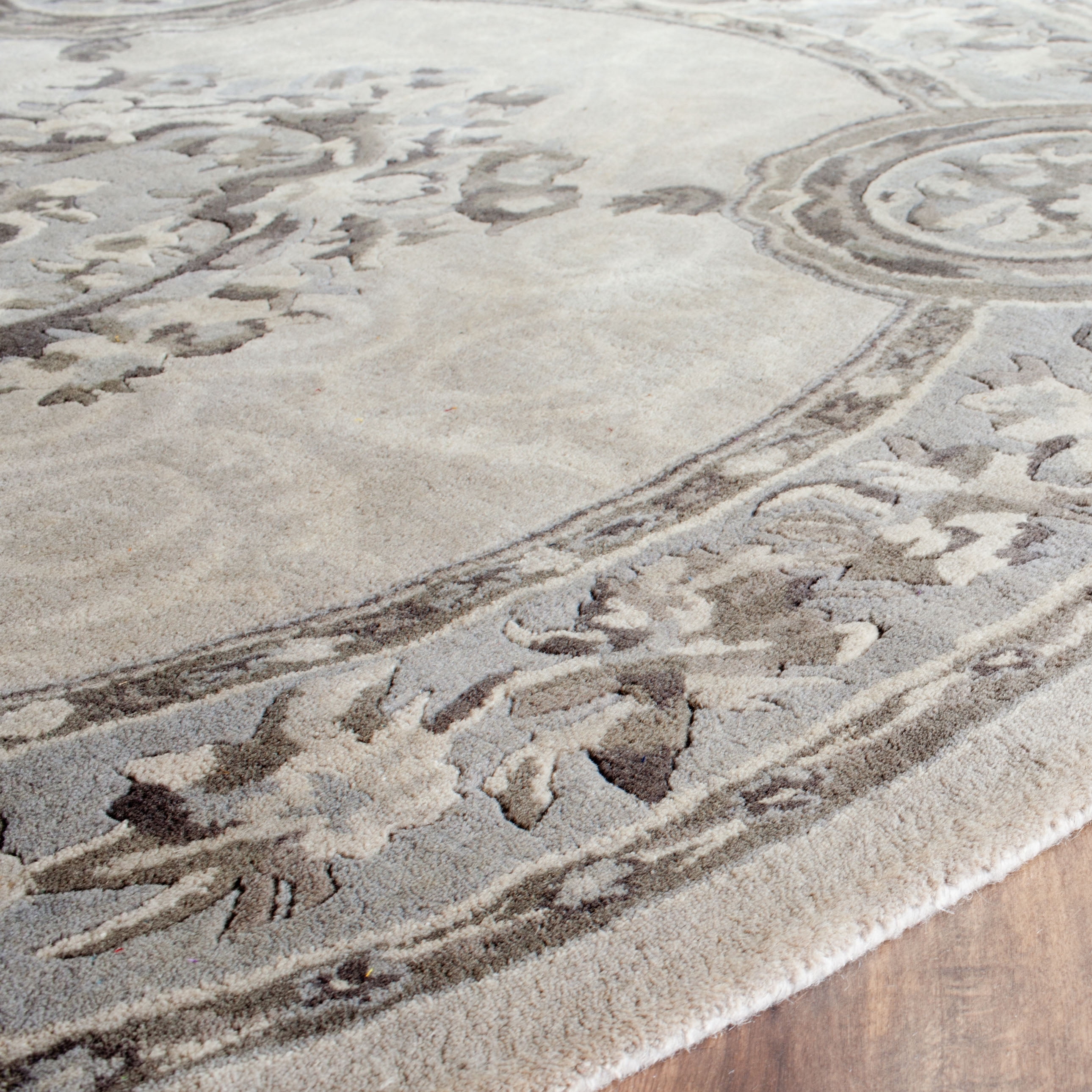 Safavieh Empire Bethanie Oriental Wool Area Rug, Beige/Light Gray, 3'6" x 3'6" Round