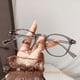 thumbnail image 4 of Gafas de presbicia anti-luz azul con montura redonda pequeña retro de moda para mujeres, gafas de presbicia HD personalizadas de moda para hombres mayores, 4 of 5