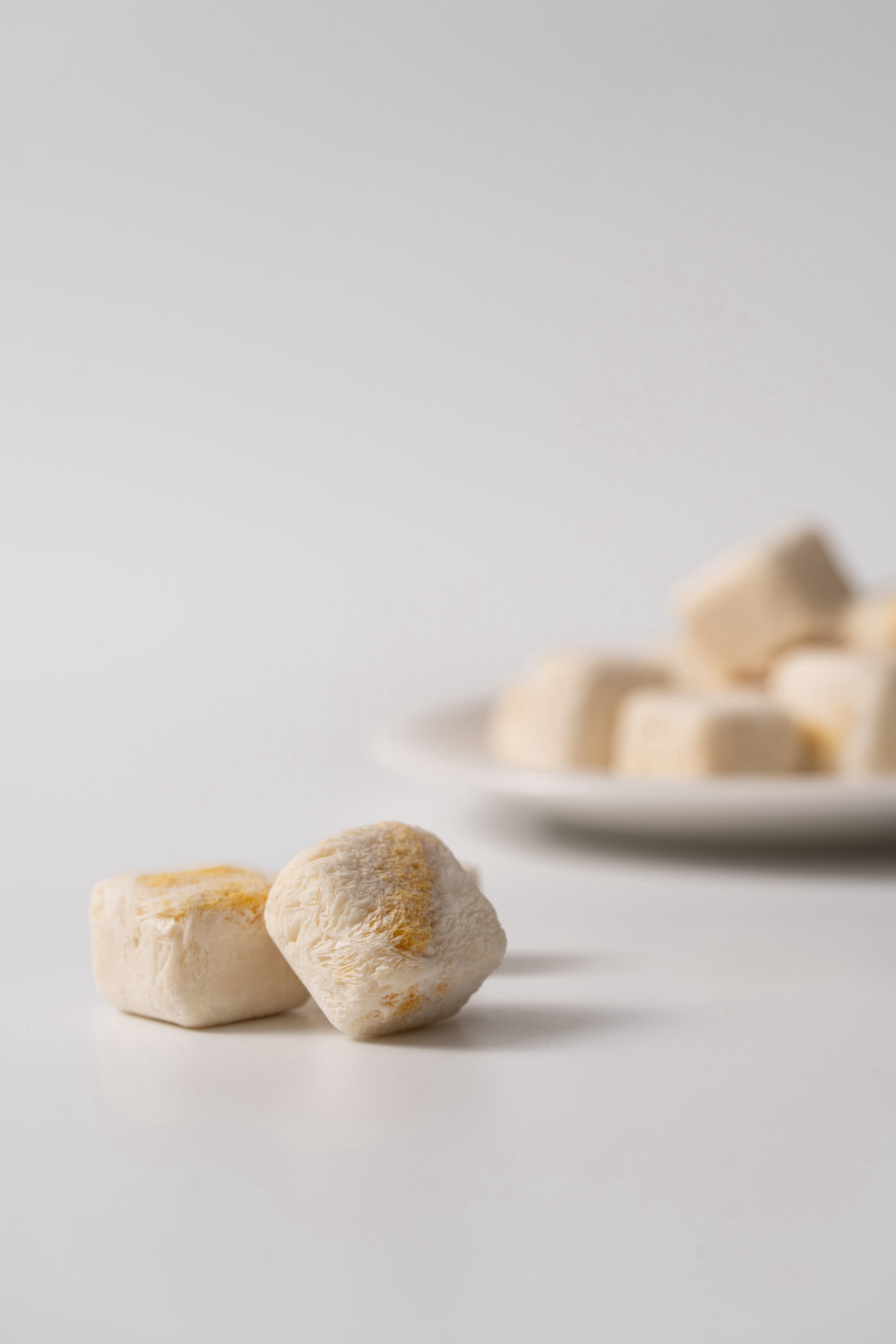 Freeze-Dried Mango Mylk Crunch