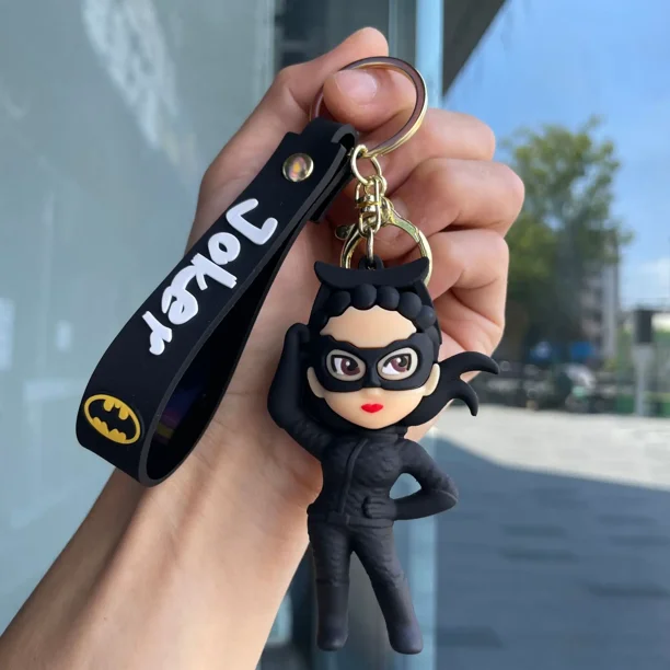 Llavero Bandai Anime de superhéroe Batman, colgante para bolso, payaso, murciélago, niña, muñeca tridimensional, regalo para niños