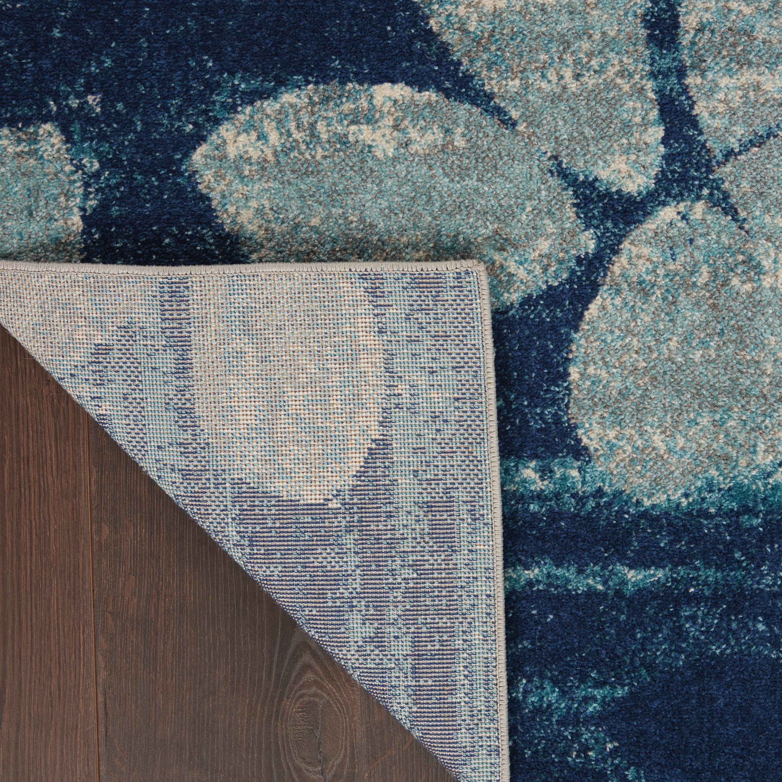 Serene Modern Botanical Navy/Light Blue 4' x 6' Area Rug, (4' x 6')