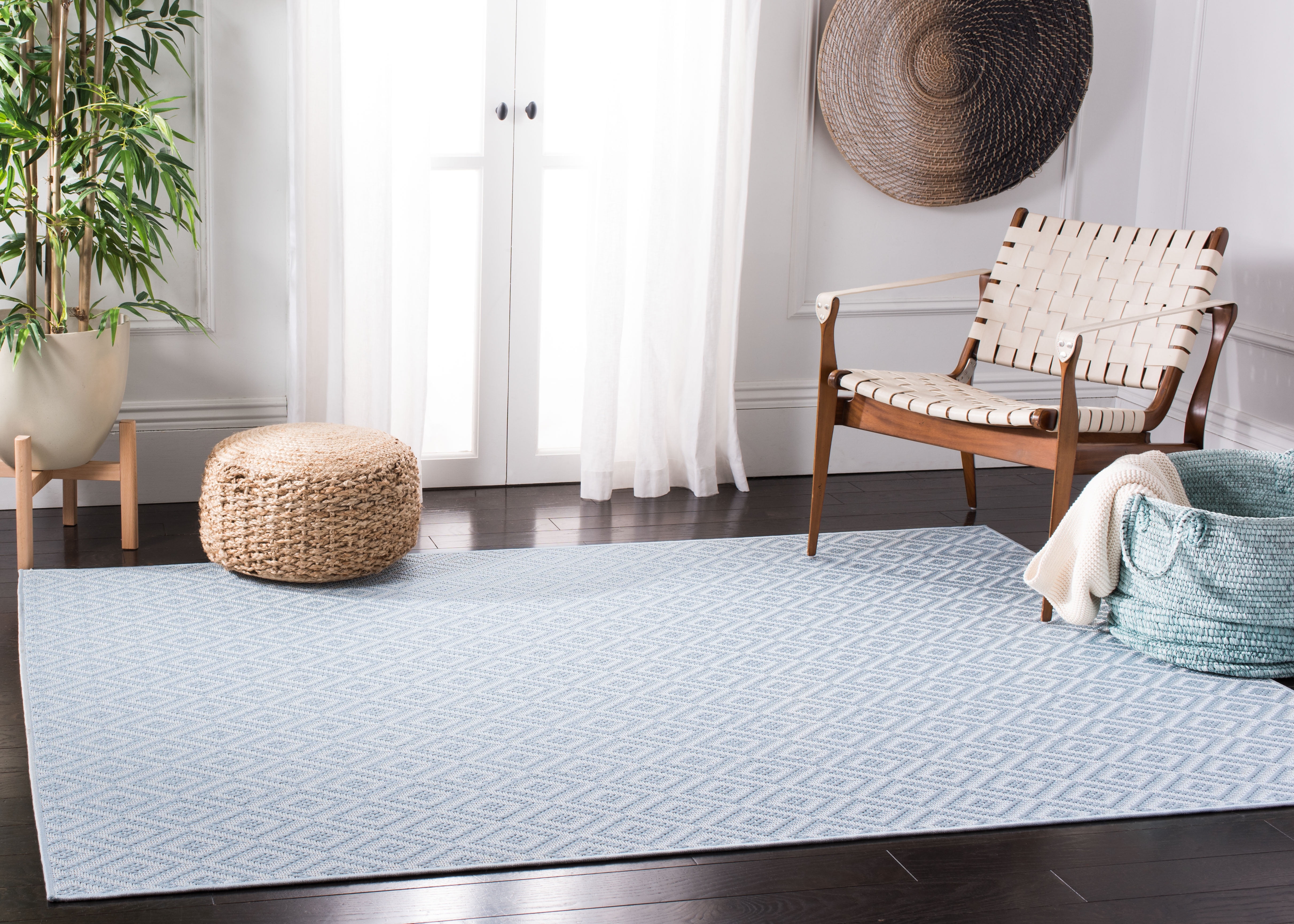 SAFAVIEH Machine Washable Rug Indoor/Outdoor Bermuda Collection - Bermuda Rio Geometric Indoor/Outdoor Area Rug, Light Blue/Cream, 5'3" x 5'3" Square