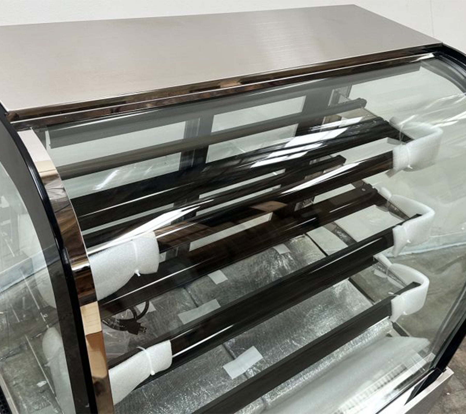 60" Commercial Curved Glass Refrigerated Bakery Display Case, Cake Showcase Refrigerator, NSF Certified