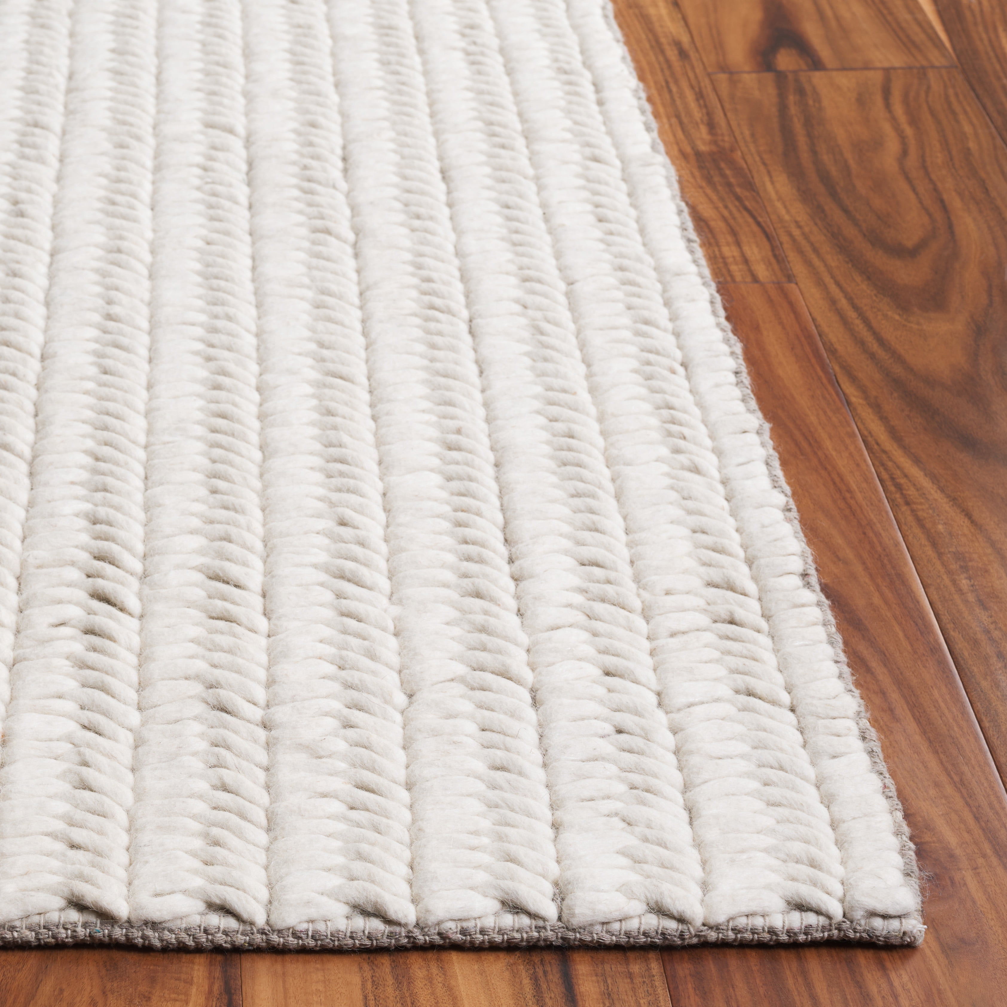 SAFAVIEH Natura Dalia Striped Area Rug, Ivory, 4' x 6'