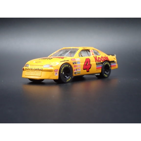 (Open Box) 1997 CHEVROLET MONTE CARLO 4 STERLING MARLIN KODAK NASCAR 1:64 SCALE DIECAST CAR