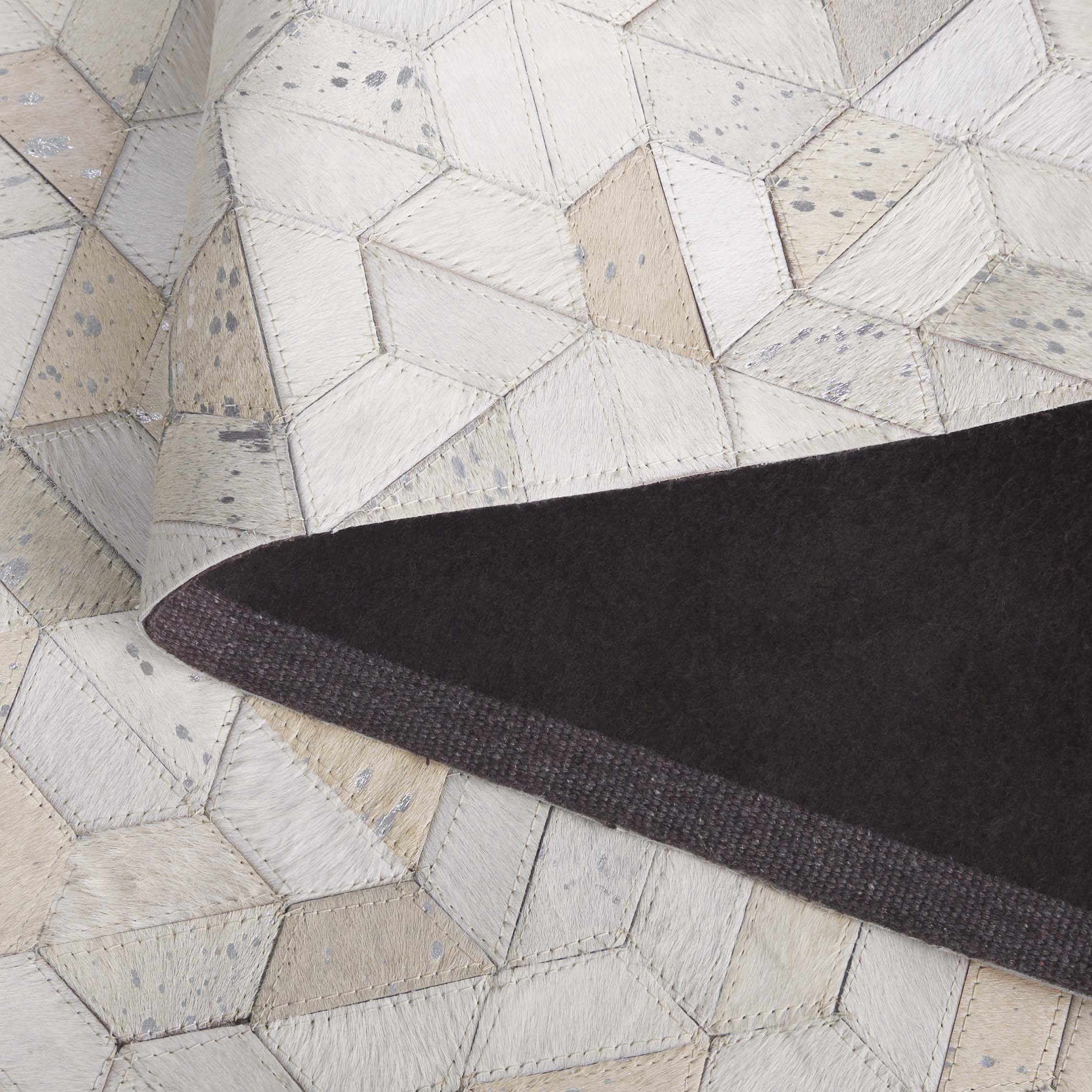 SAFAVIEH Studio Leather June Geometric Area Rug, Ivory/Silver, 5' x 8'
