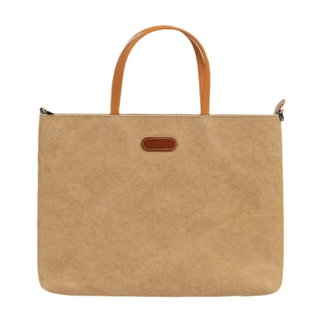 bolsa para computadora portátil,bolsa de papel kraft para computadora portátil, lavable, bolso de mano para mujer, bolso bandolera de gran capacidad, bolso de mano para computadora Vista frontal de bolsa rectangular de papel kraft multicolor con asas superiores en tono cognac y correa bandolera desmontable; exterior lavable color beige topo con textura lisa, parche de marca oval en el frente y cierre de cremallera superior. Dimensiones 37 x 28 x 4 cm; compartimentos interiores adicionales para organización; a menudo se usa también como bolso tote para documentos y uso diario.