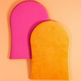 thumbnail image 4 of Manopla autobronceadora b.tan Glow Your Own Way, de gel suave, 4 of 9