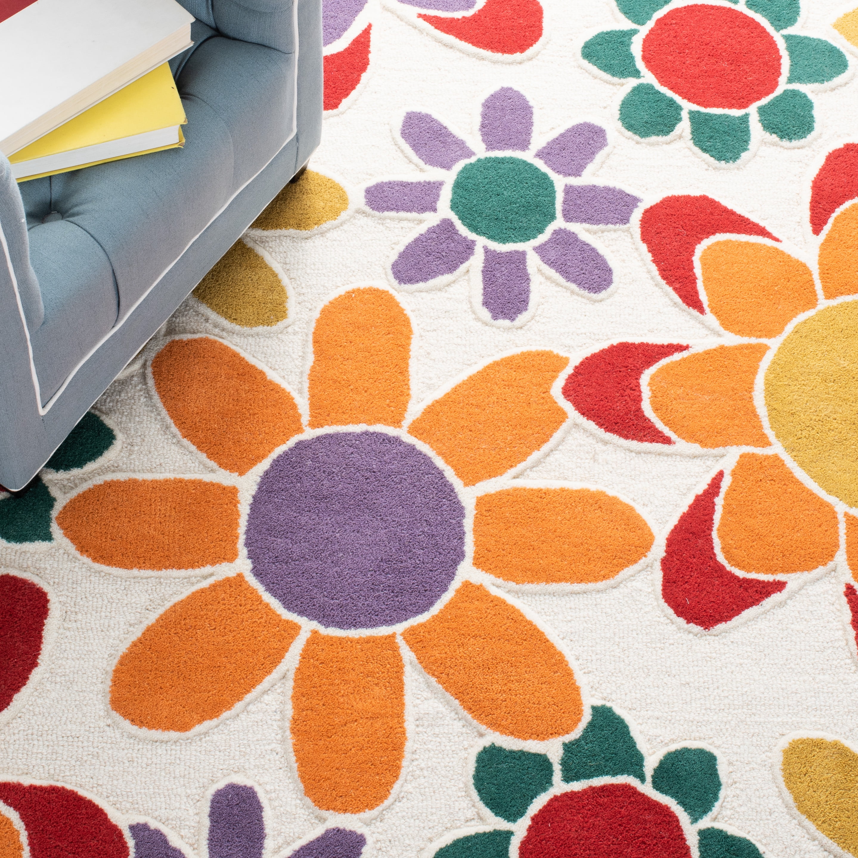 SAFAVIEH Kids Floral Flower Bursts Area Rug, Ivory/Gold, 5' x 5' Square