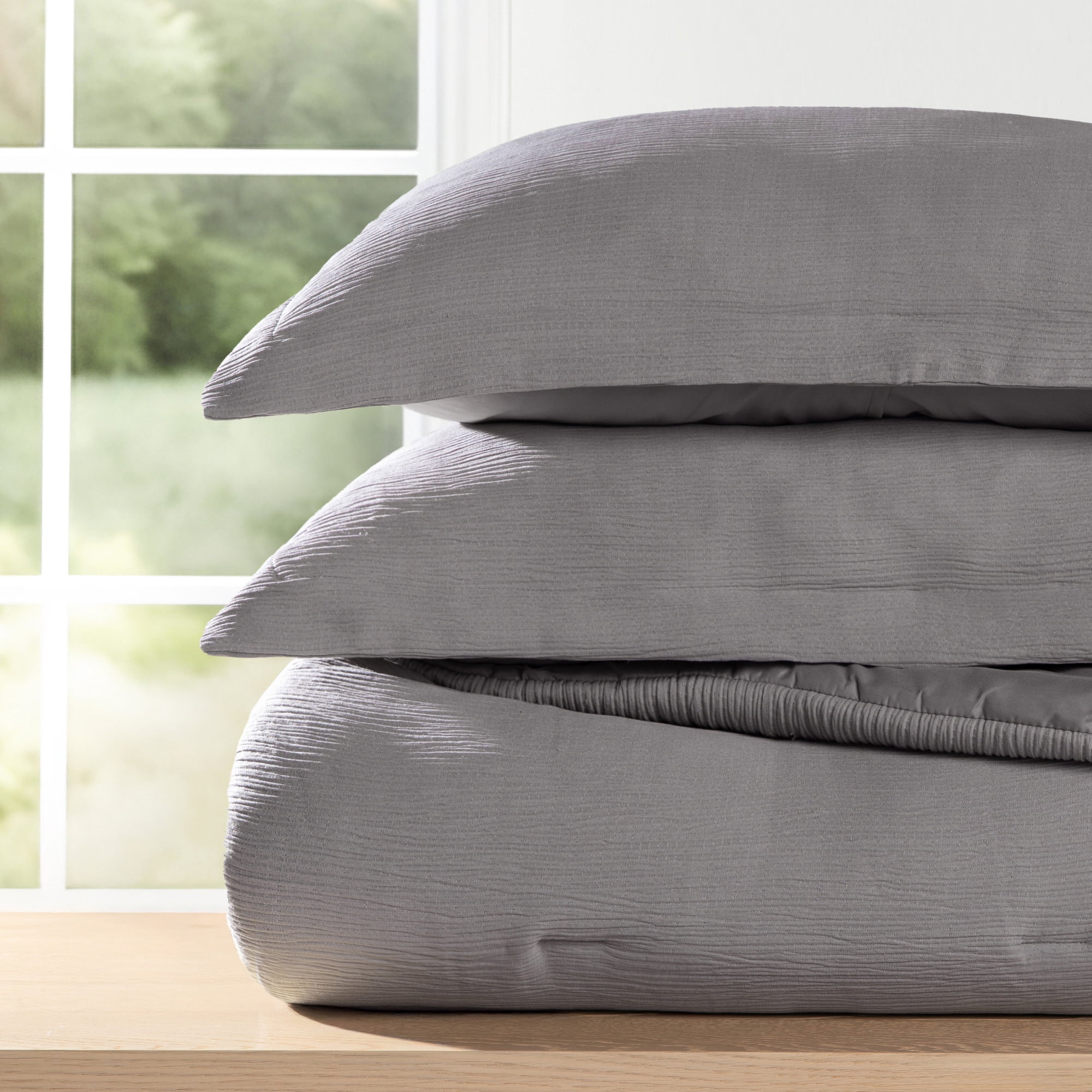 Noble Linens 3 Piece Cloud Gauze Textured All Season Down-Alternative Comforter Set, Fog, Full/Queen