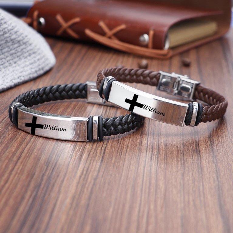アクセサリー Engraved the Cross leatherbracelet GINZI アクセサリー Engraved the Cross leatherbracelet GINZI