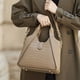 thumbnail image 4 of Jumpingount Bolso de cuero auténtico de primera calidad, elegante bolso de vaca para mujer a la moda, bolso de cuero auténtico de diseño Bolsas de mensajero y de hombro Albaricoque, 4 of 6