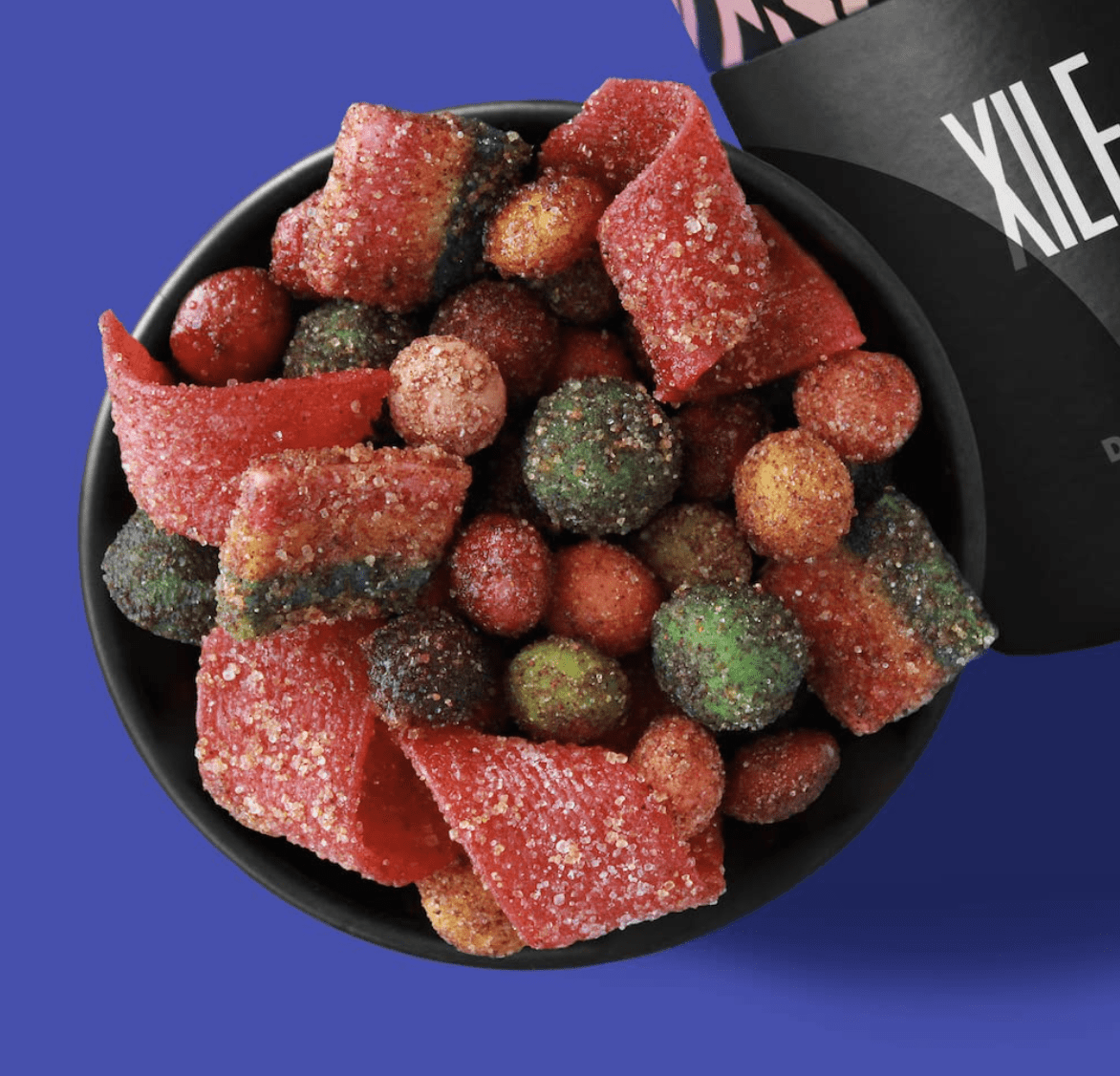 Xile Chile Dulces Enchilados Mixto | 850 Gramos Neto | Dulces Mixtos Cubiertos Con Chile | Rainbow Bites, Cherry Bombs, Tiritas de Fresa y Ski Dots