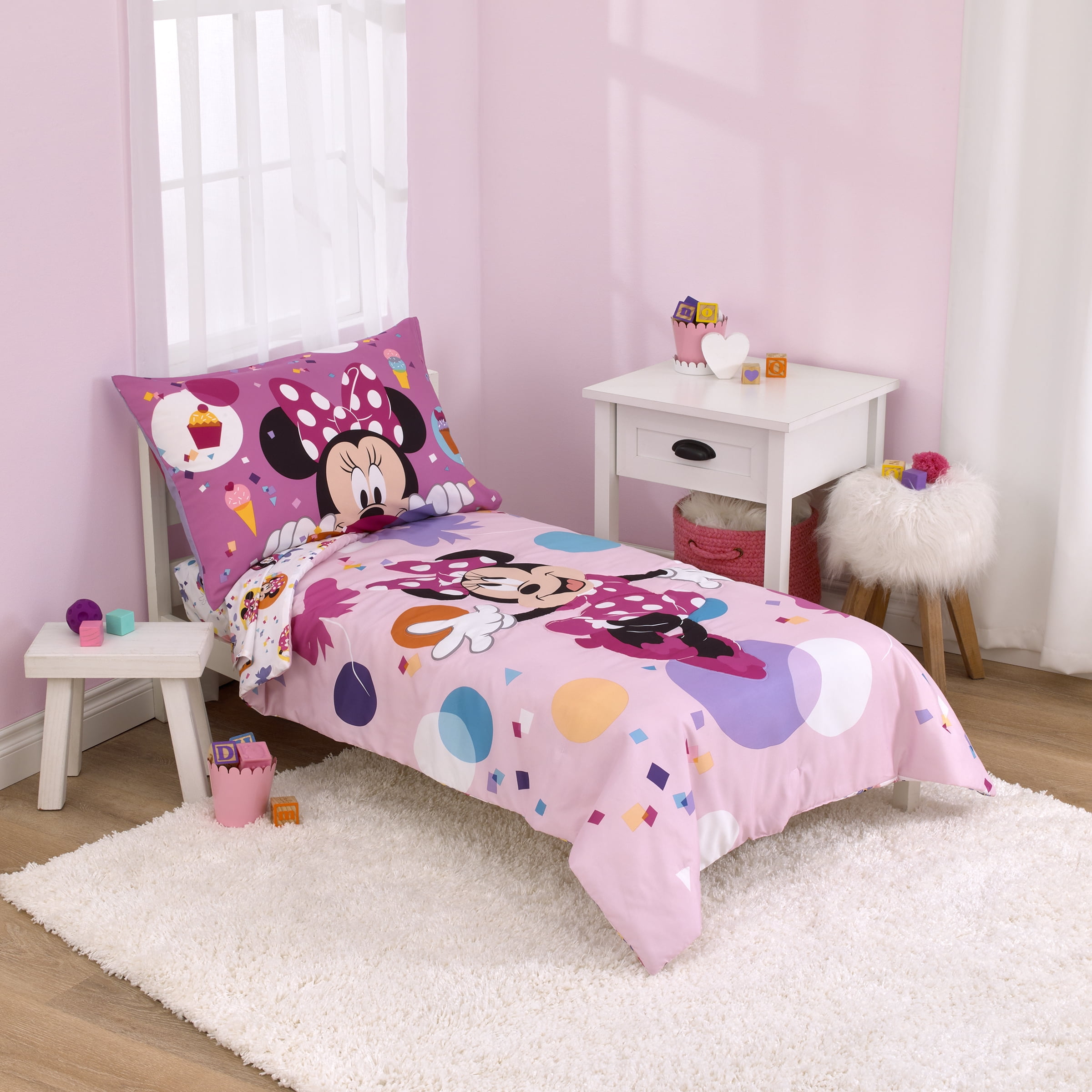 Disney Minnie Mouse 4-Piece Toddler Bed 