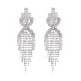 thumbnail image 4 of Pendientes largos con borlas incrustadas de diamantes de moda europea y americana, pendientes largos con borlas de diamantes con clip de cadena exagerado, pendientes de diamantes con destellos, 4 of 6