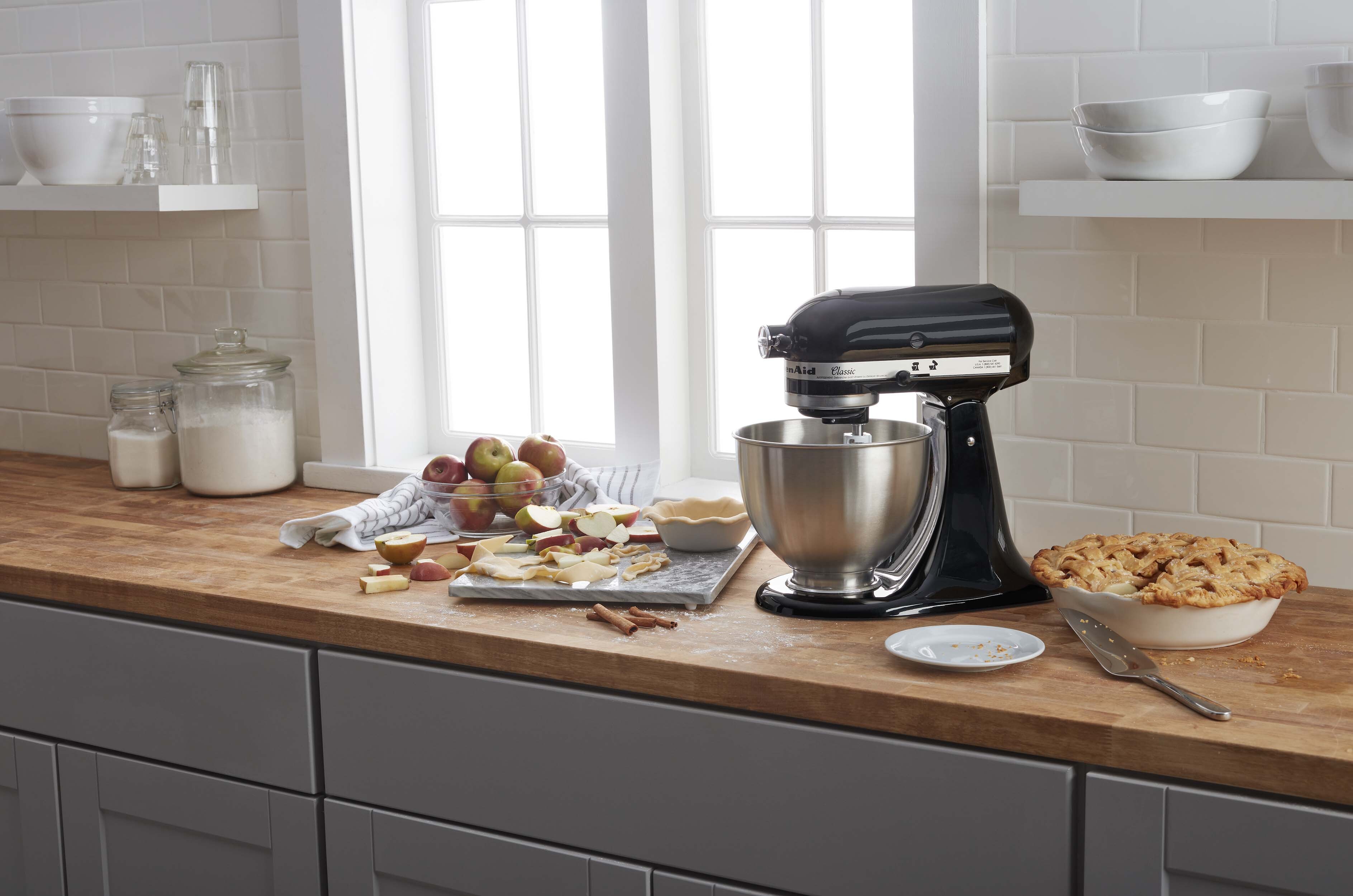 KitchenAid® Classic™ Series 4.5 Quart Tilt-Head Stand Mixer, Onyx Black, K45SS - image 8 of 9