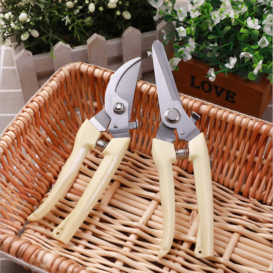 Scissors gardening tools ，2 Pack Garden Pruning Shears Stainless Steel  Blades Handheld Pruners Set for cut floral,tree and flower stem, handheld