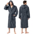 thumbnail image 1 of Albornoz de spa largo de felpa con capucha para hombre de NY Threads, gris, talla L-XL, 1 of 7