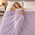 thumbnail image 4 of Manta Fresca para Quienes Pasan Calor Al Dormir: Tejido Transpirable Que Absorbe El Calor y Elimina La Transpiración Nocturna. Manta Ligera de Verano para Las Noches Cálidas. Poliéster Suave para El, 4 of 7
