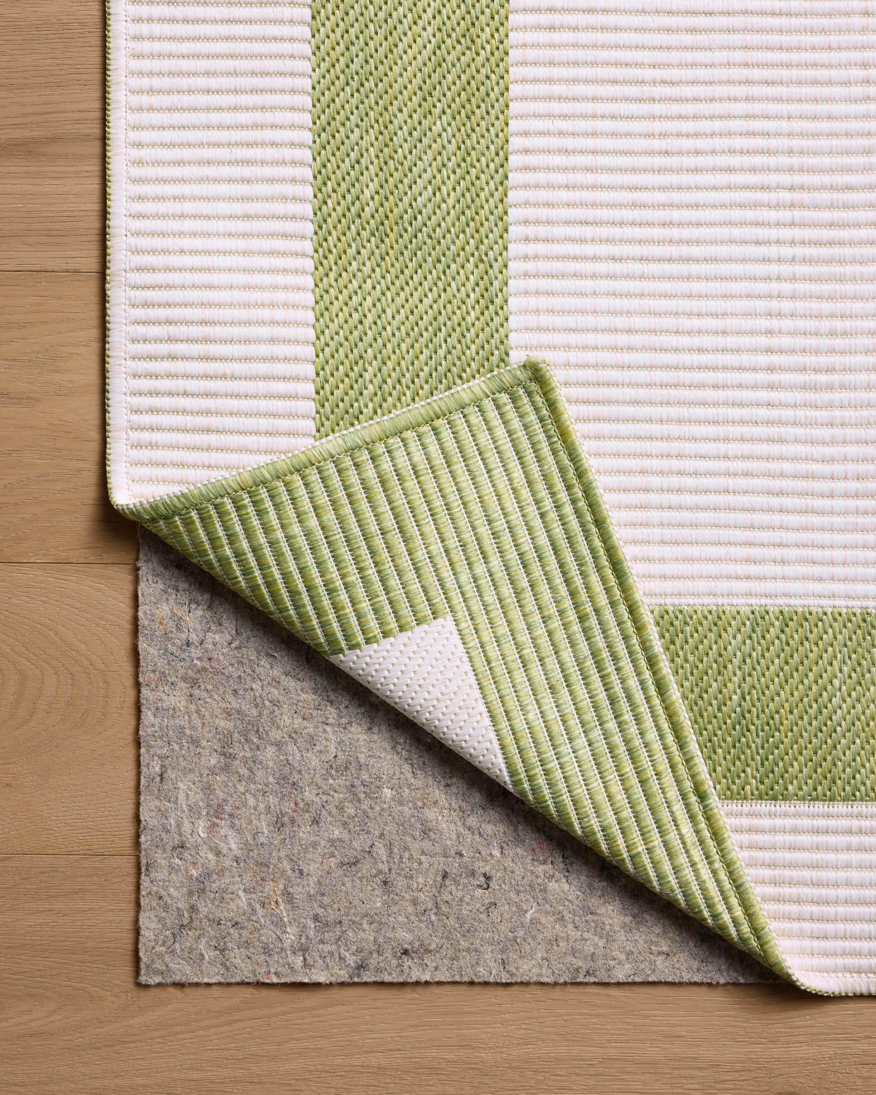 Indoor Outdoor Rug 4x6, Reversible, Loloi Easton Green / Ivory (4' x 6')