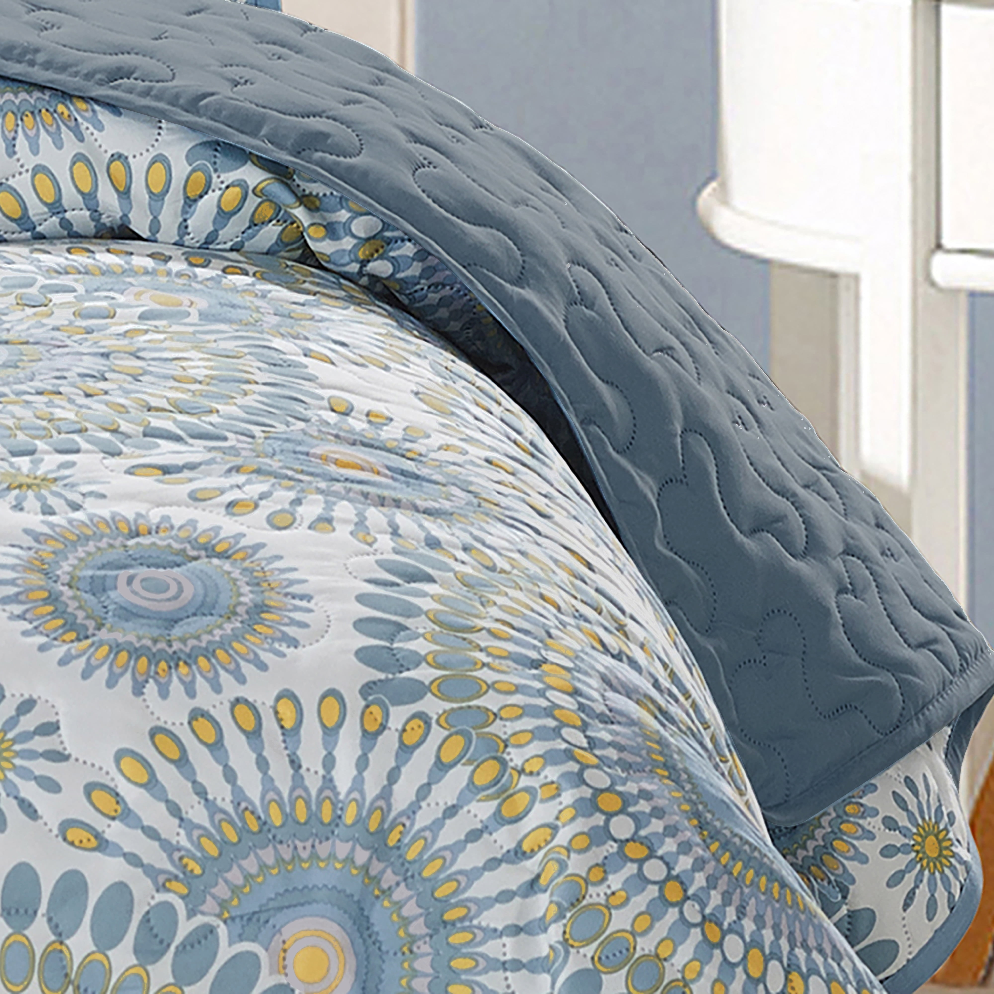 Harper Lane Crushed Microfiber Starburst 3-Piece Quilt Set, King Size Reversible Blue