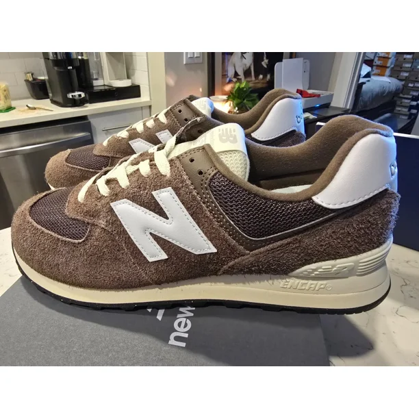 New Balance 574 Dark Mushroom Angora U574RBI Men Size 10 Casual Trainer NEW