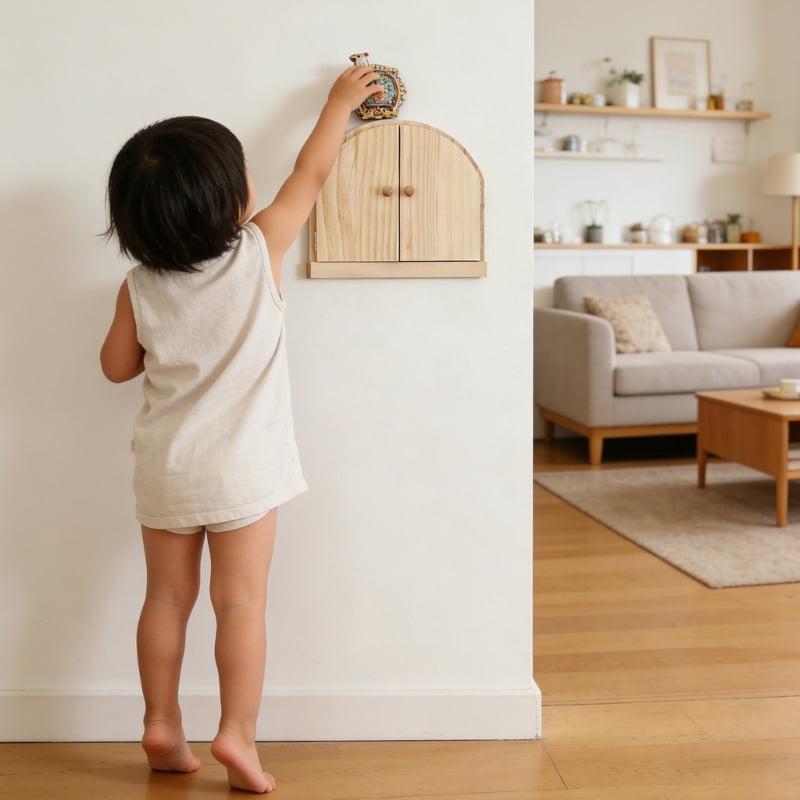 Durability Wood Safety Cover Resistant to Wear and Tear for Enduring Outlet Use
