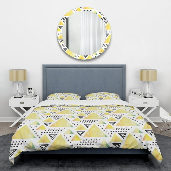 Designart 'Triangular Retro Design IV' Mid-Century Modern Duvet Cover Set