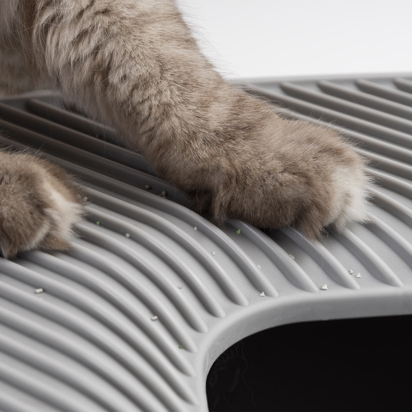 IRIS Premium Square Top Entry Cat Litter Box with Scoop, Kitty Litter Pan with Litter Particle Catching Cover and