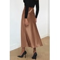thumbnail image 2 of Falda PRETTYGARDEN Satinada Midi de Cintura Alta Otoño 2025 Coffee S, 2 of 7