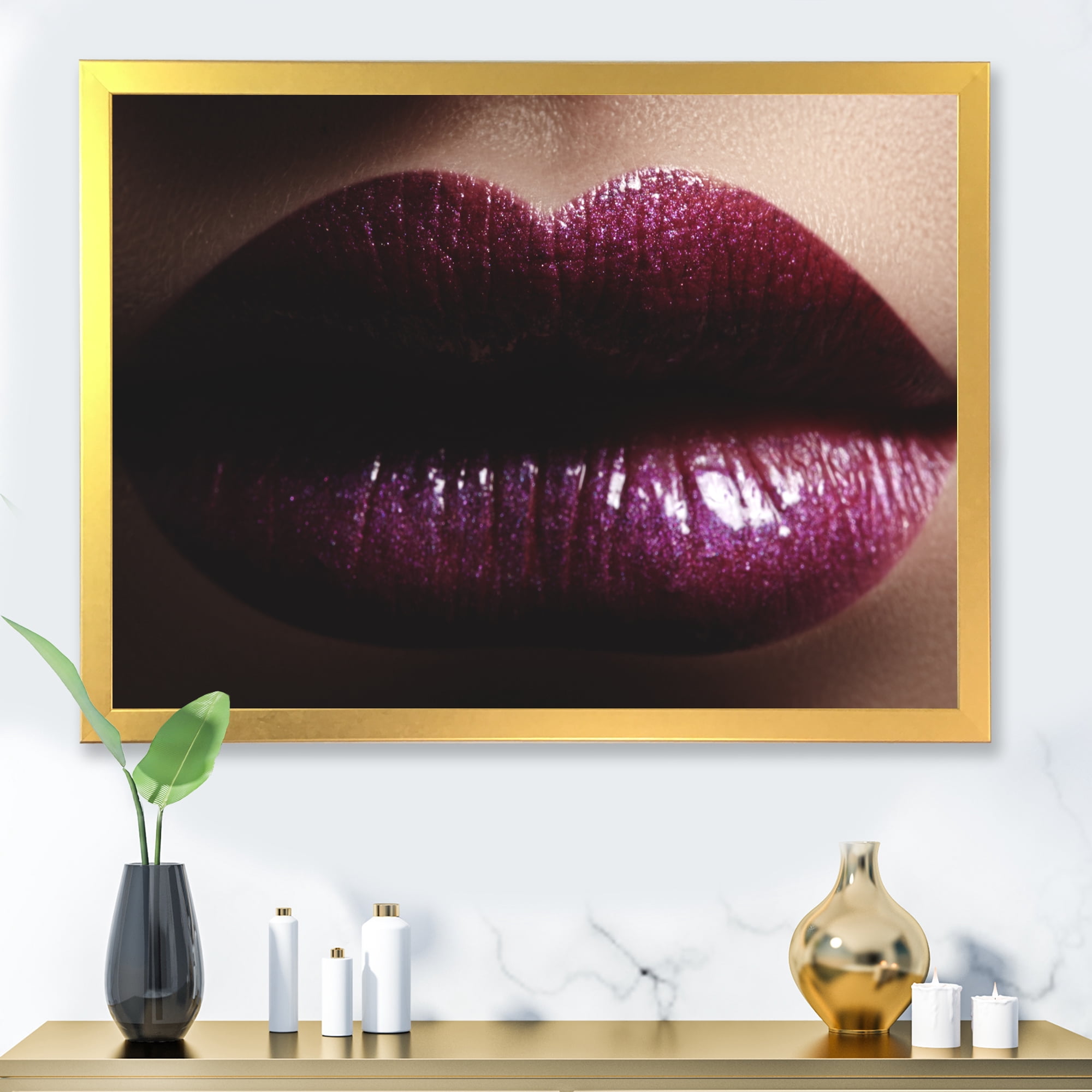 Designart 'Close-Up Of Woman Plump Lips With Glitter' Modern Framed Art Print