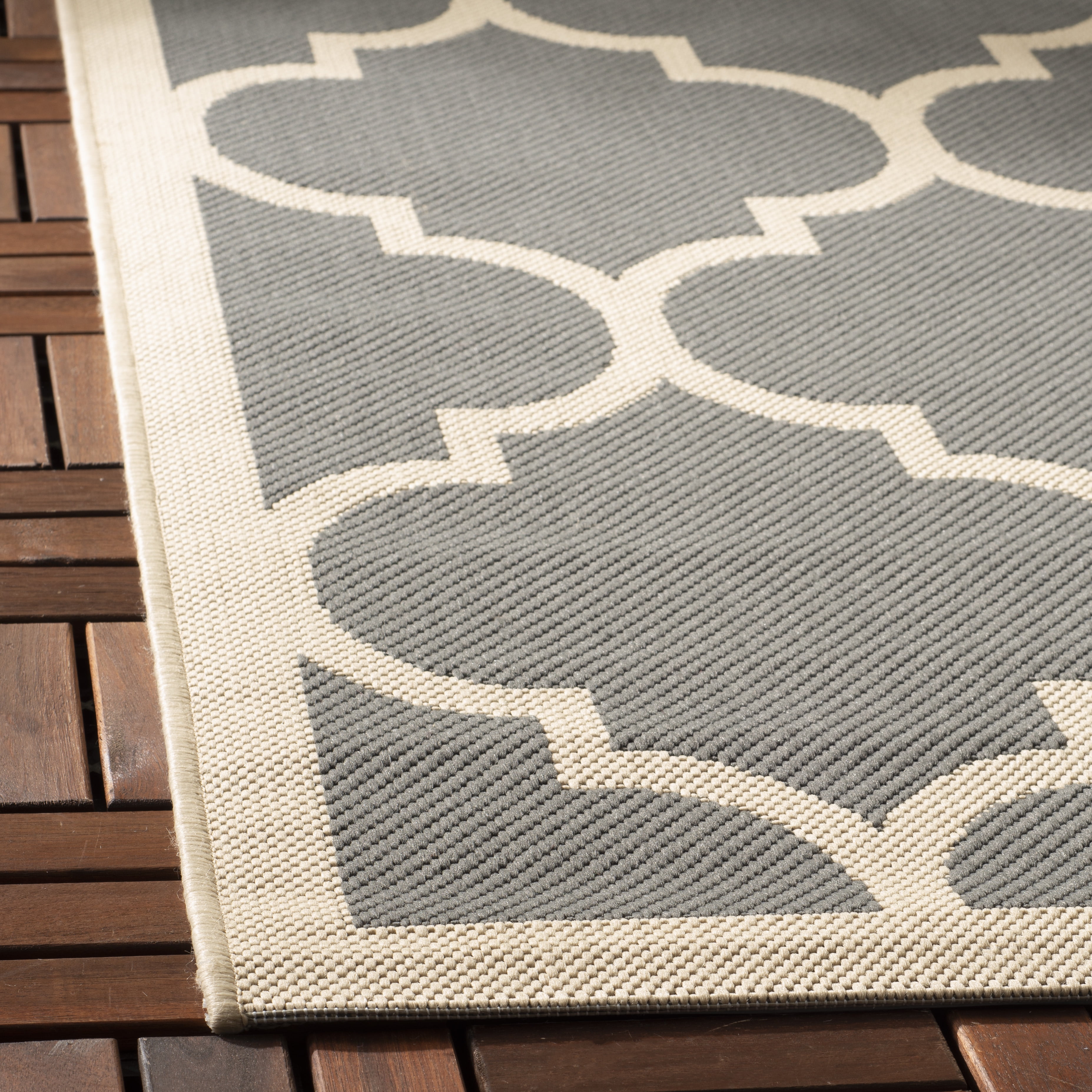 Safavieh Courtyard Alyssa Geometric Indoor/Outdoor Area Rug, Anthracite/Beige, 5'3" x 5'3" Square