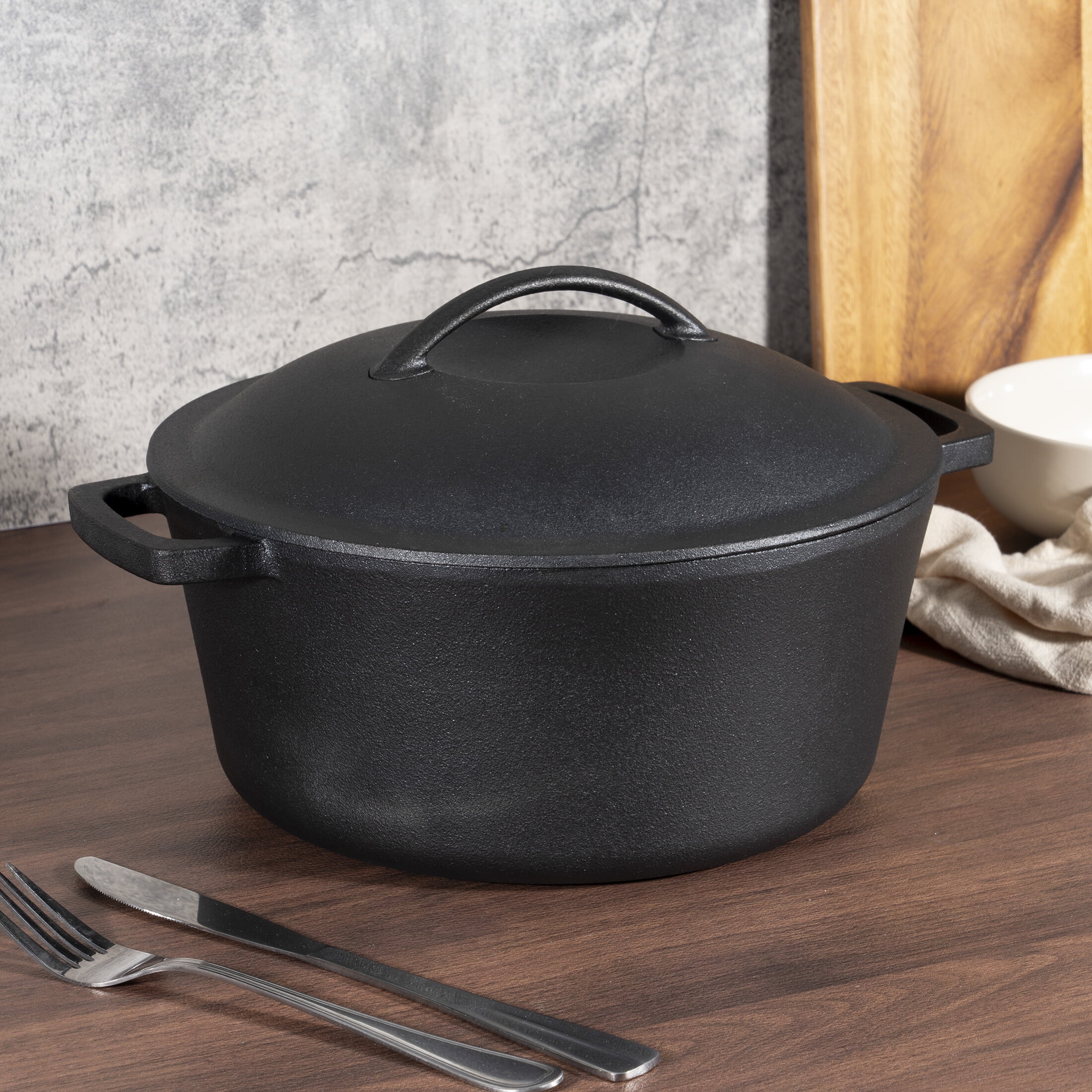 Mainstays 5 Quart Pre-Seasoned Cast Iron Dutch Oven Black