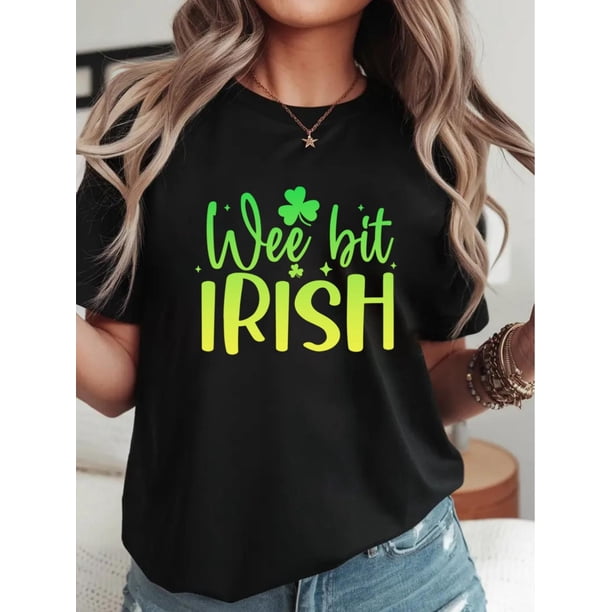 Women's "Wee Bit Irish" Lucky Charm T-Shirt | Cozy & Vintage-Inspired, Short Crew Neck in Beige with Green Shamrock Print Soft, Perfect for St. Patrick's Day Celebrations