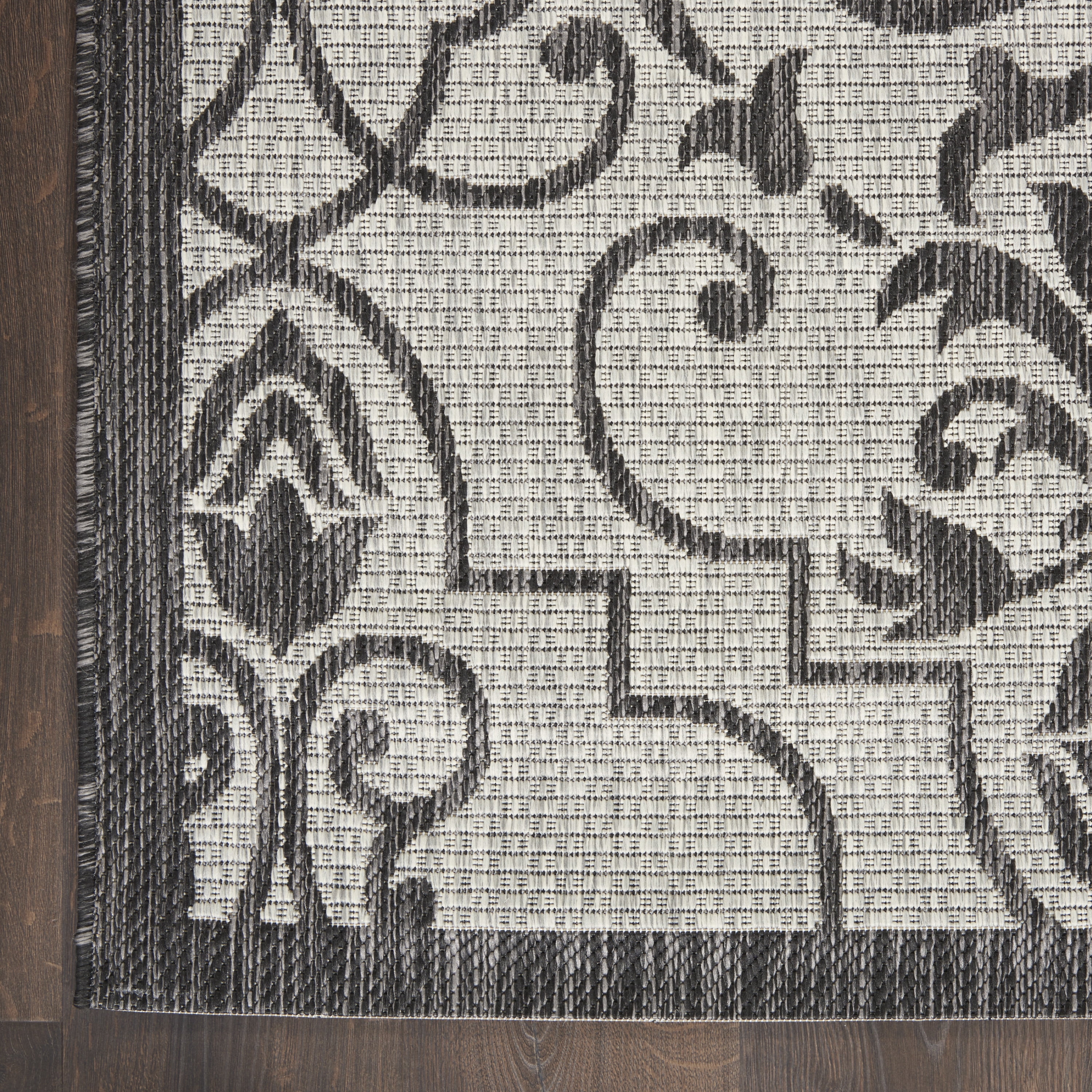 Nourison Garden Party Indoor/Outdoor Transitional Damask Ivory/Charcoal 2'2" x 3'9" Area Rug, (2' x 4')
