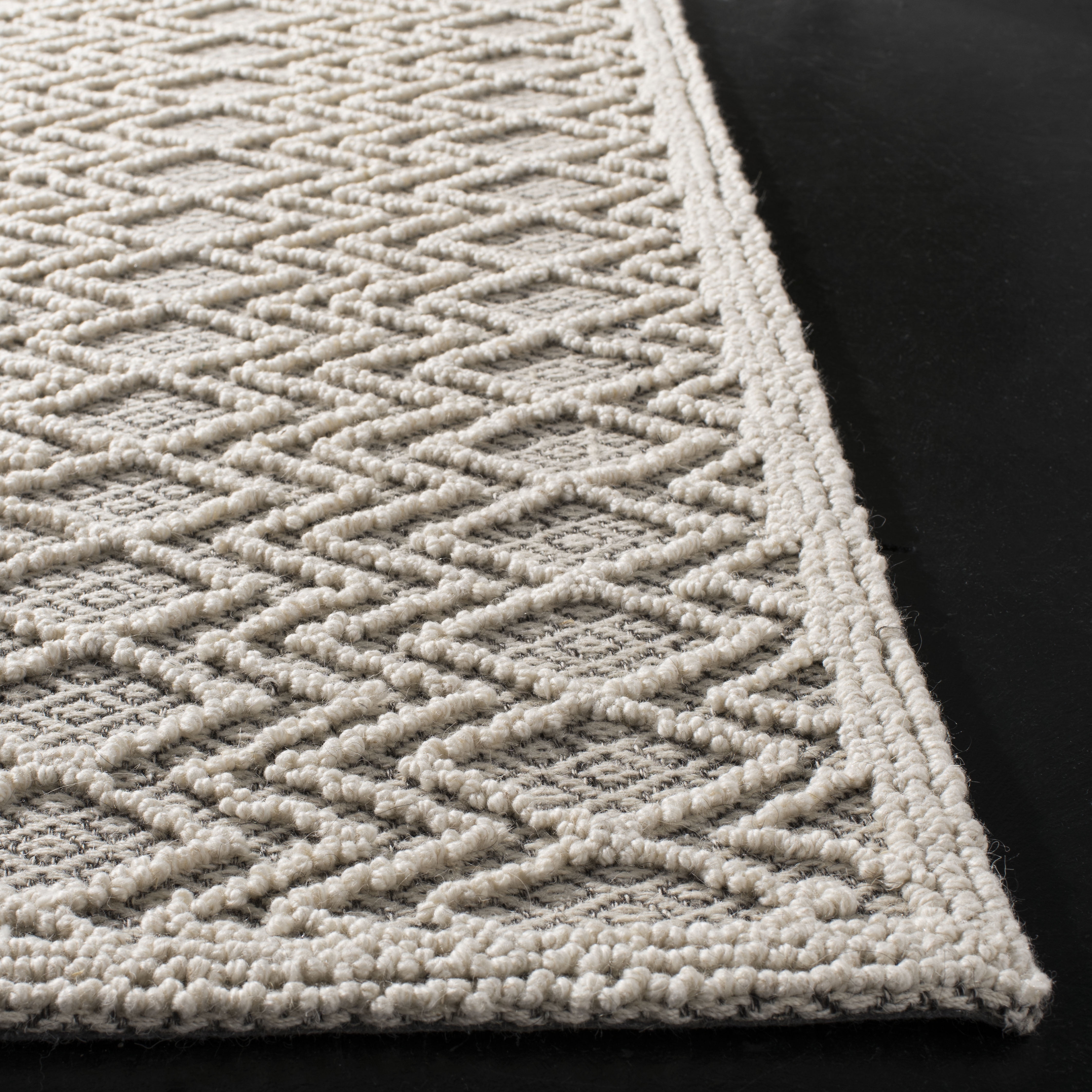SAFAVIEH Trace Hermite Geometric Chevron Wool Area Rug, Grey/Black, 4' x 6'