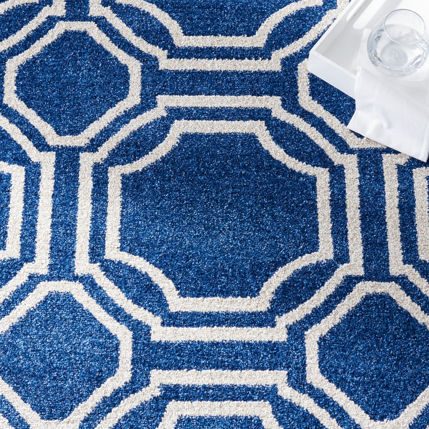 Safavieh Amherst Winnie Geometric Area Rug, Navy/Ivory, 5' x 5' Round