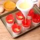 thumbnail image 5 of Embudo Dispensador de Crema de Chocolate de Plástico Blanco, de Mano | Herramienta para Hornear y Decorar Pasteles | Vaso para Transferir Porciones de Masa y Glaseado | Accesorio de Cocina de 1 Pieza, 5 of 6