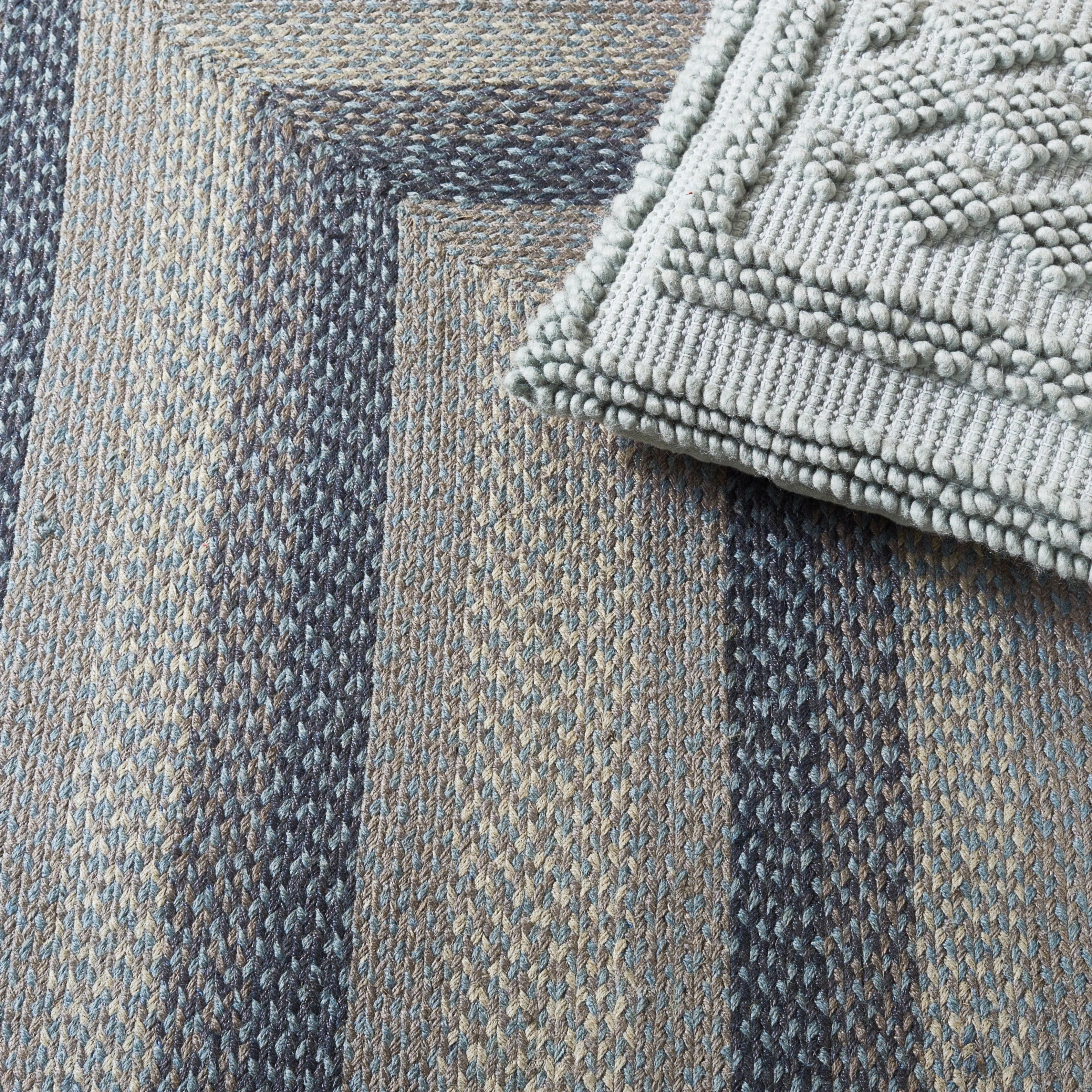 SAFAVIEH Braided Dorinda Bordered Reversible Area Rug, Gray/Blue, 6' x 6' Square