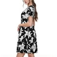 thumbnail image 2 of Easygdp Lilies Flowers para Vestido Transpirable de Mujer, Vestido Suelto de Manga Corta con Pliegues y Bolsillos para el Verano, 2 of 6