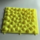thumbnail image 5 of Esterilla de masaje de pies con piedras de 37 x 30 cm para acupuntura, shiatsu, circulación y reflexología. Amarillo, 5 of 9