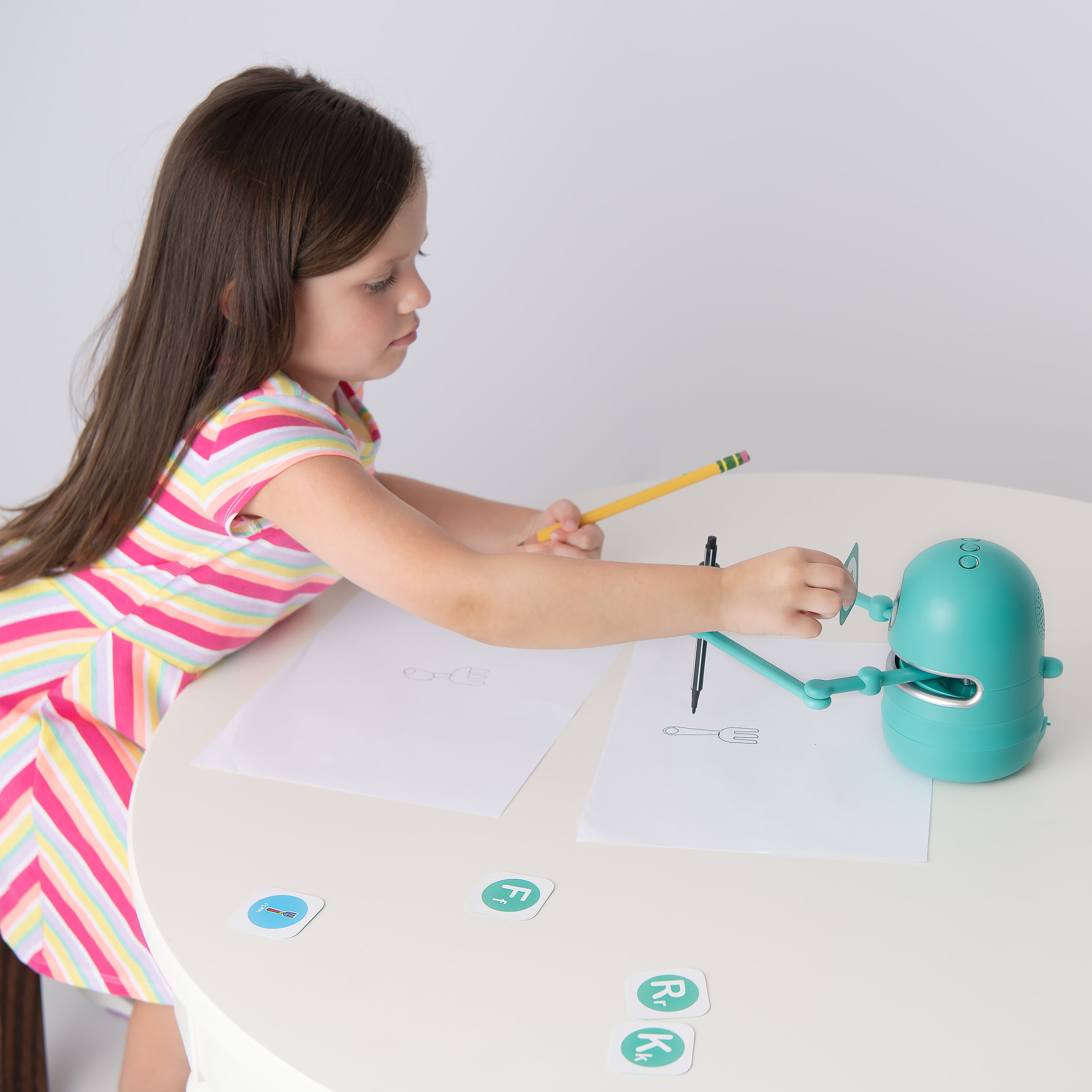 Quincy the Robot Artist Educational Toy Review - Ottawa Mommy Club