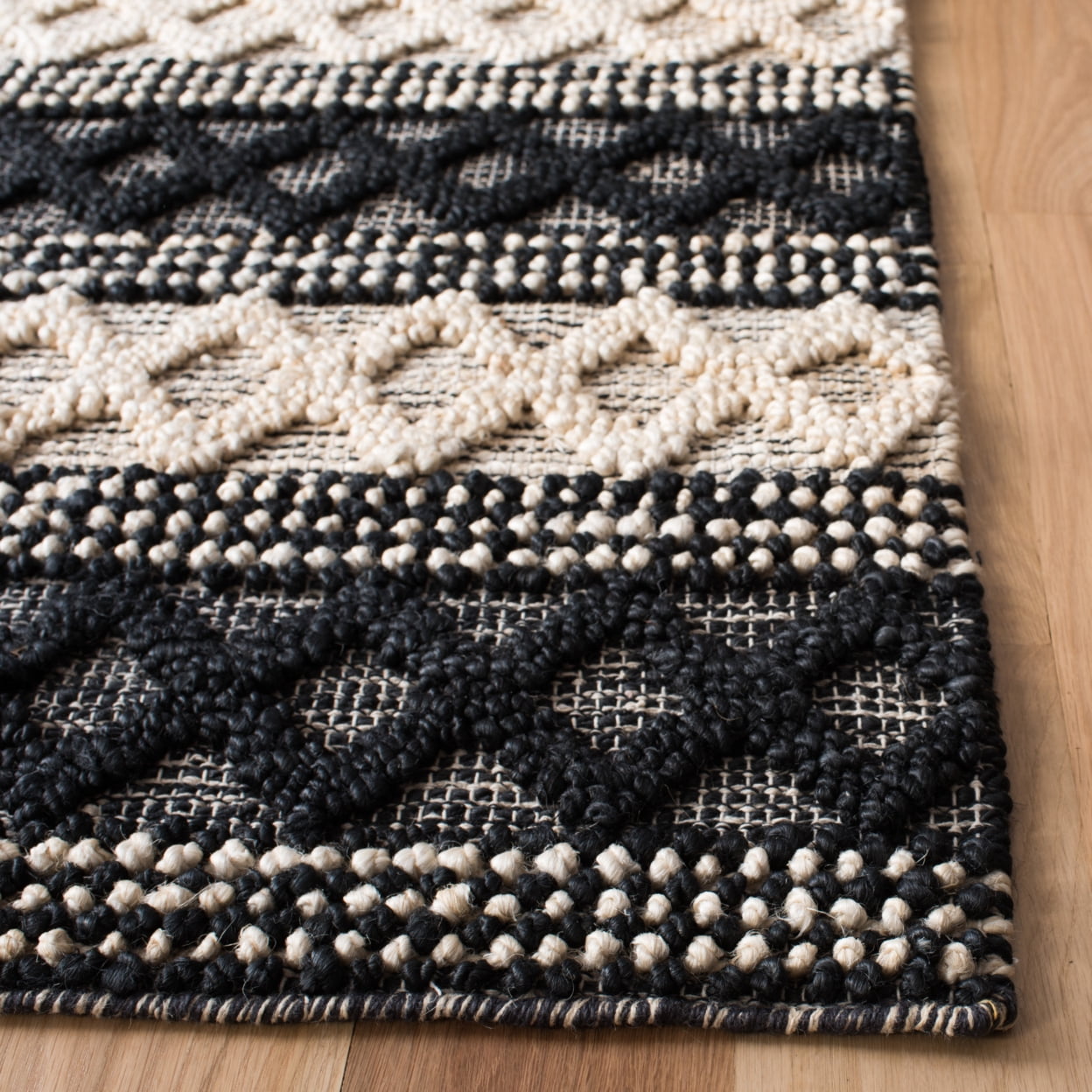 SAFAVIEH Natural Fiber Odran Striped Geometric Jute Area Rug, Black/Ivory, 5' x 8'