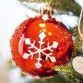 thumbnail image 5 of Juego de adornos navideños decorativos de bolas, 16 piezas de bolas irrompibles con diseño de árbol de Navidad dibujado a mano, 5 of 5